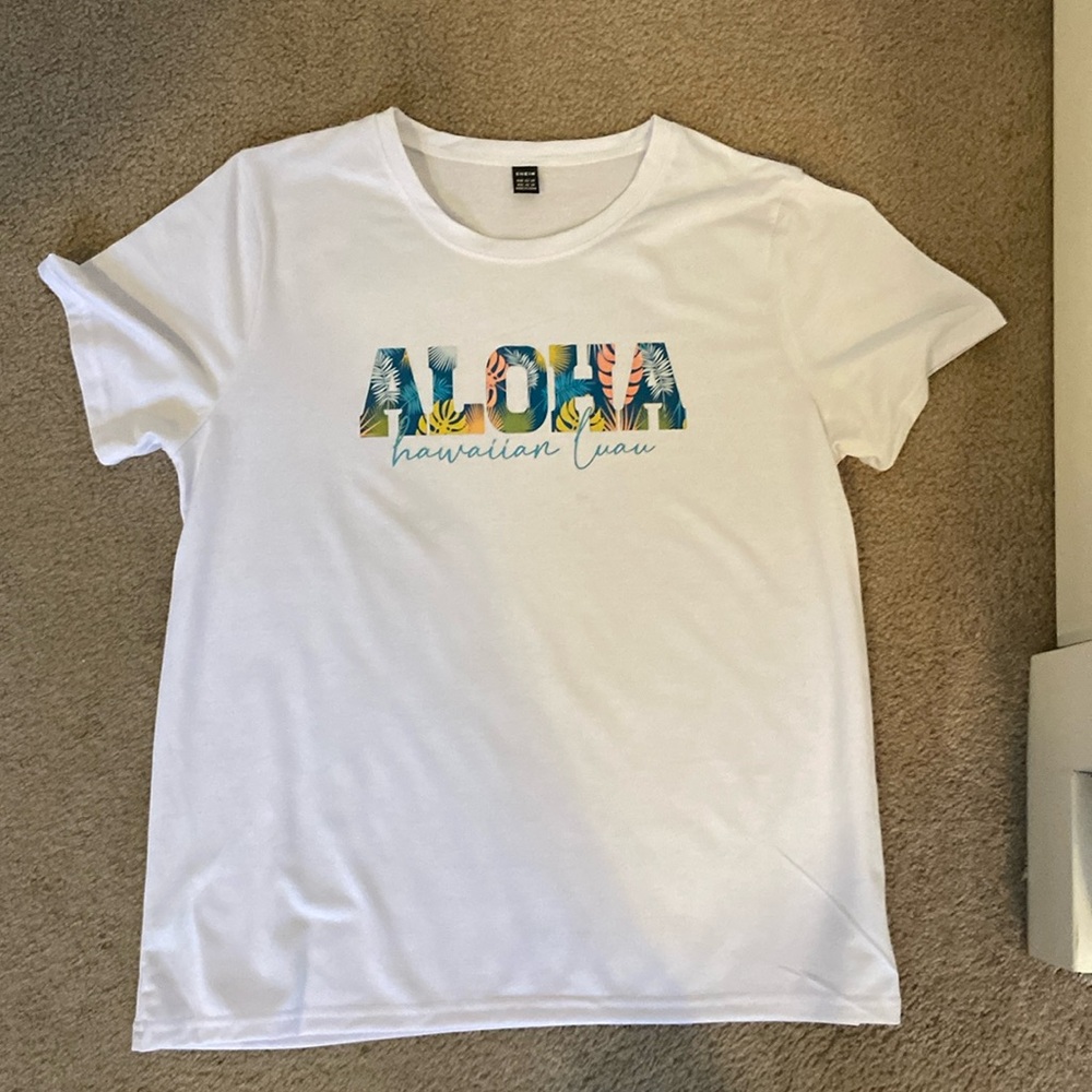 SHEIN shirt
Size 2XL